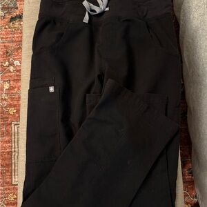 Figs women’s Black Cargo Pants